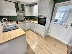 Kitchen- click for photo gallery